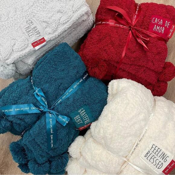 Peace Love World 60" x 70" Cable Throw Pom-Pom Red Blanket New Sold Out - Picture 1 of 5